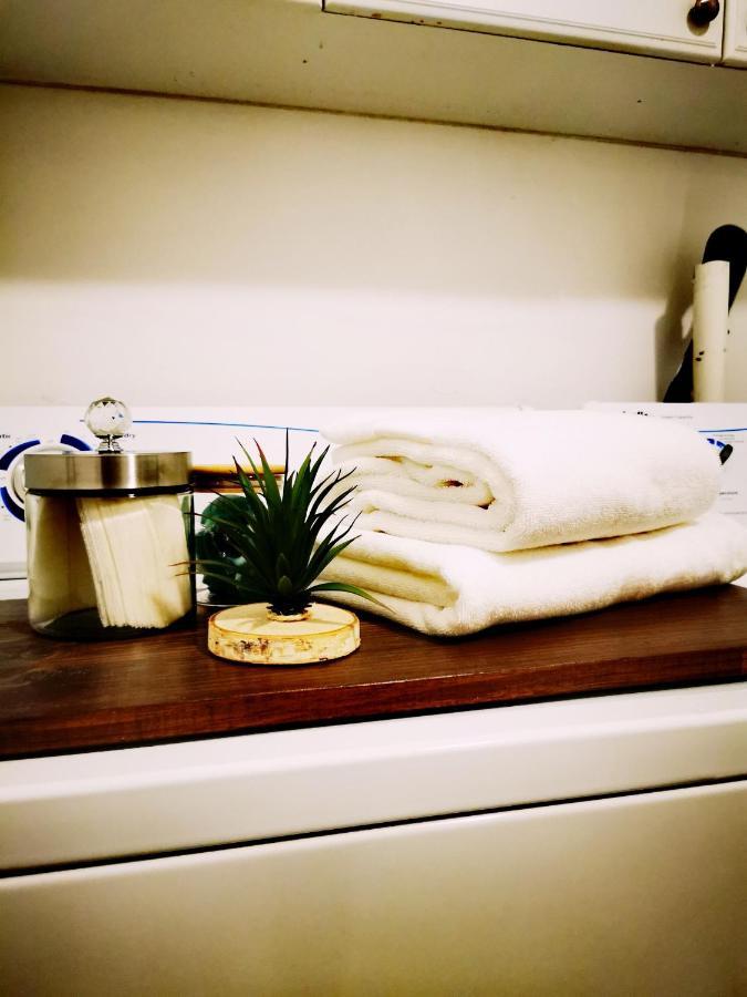 Plush 2 Bedroom Unit 5Min Downtown Off Wellington Montreal Ngoại thất bức ảnh